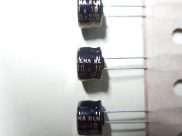 電解コンデンサー 220μF 10V ELNA R3A(音響用)シリーズ　10個セット　未使用品【複数セット有】【管36-1】_画像5