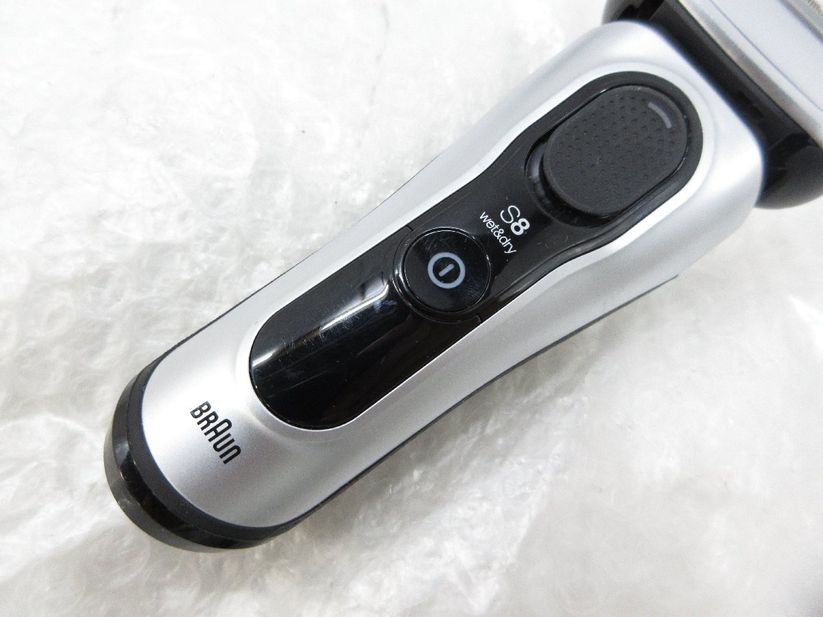 ◎ほぼ未使用 BRAUN ブラウン シリーズ8 電気シェーバー Type:5795 アダプター付き 展示品 w11213_画像3