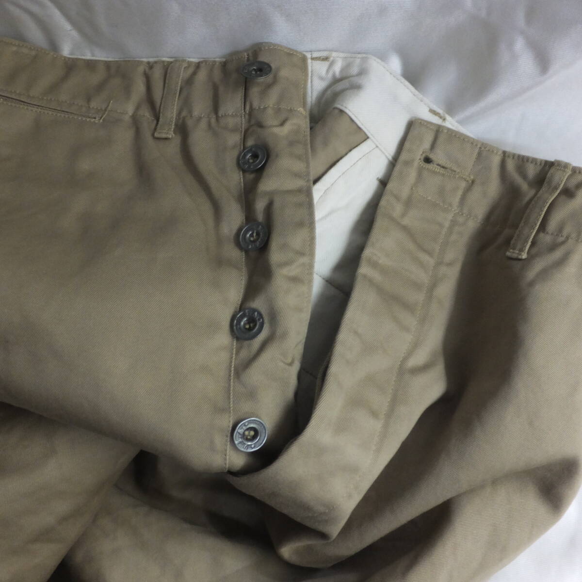“バズリクソンズ”・M43036 U・１９４２年型ミリタリーチノパンツ・大戦モデル・メイドインJapan！_画像1