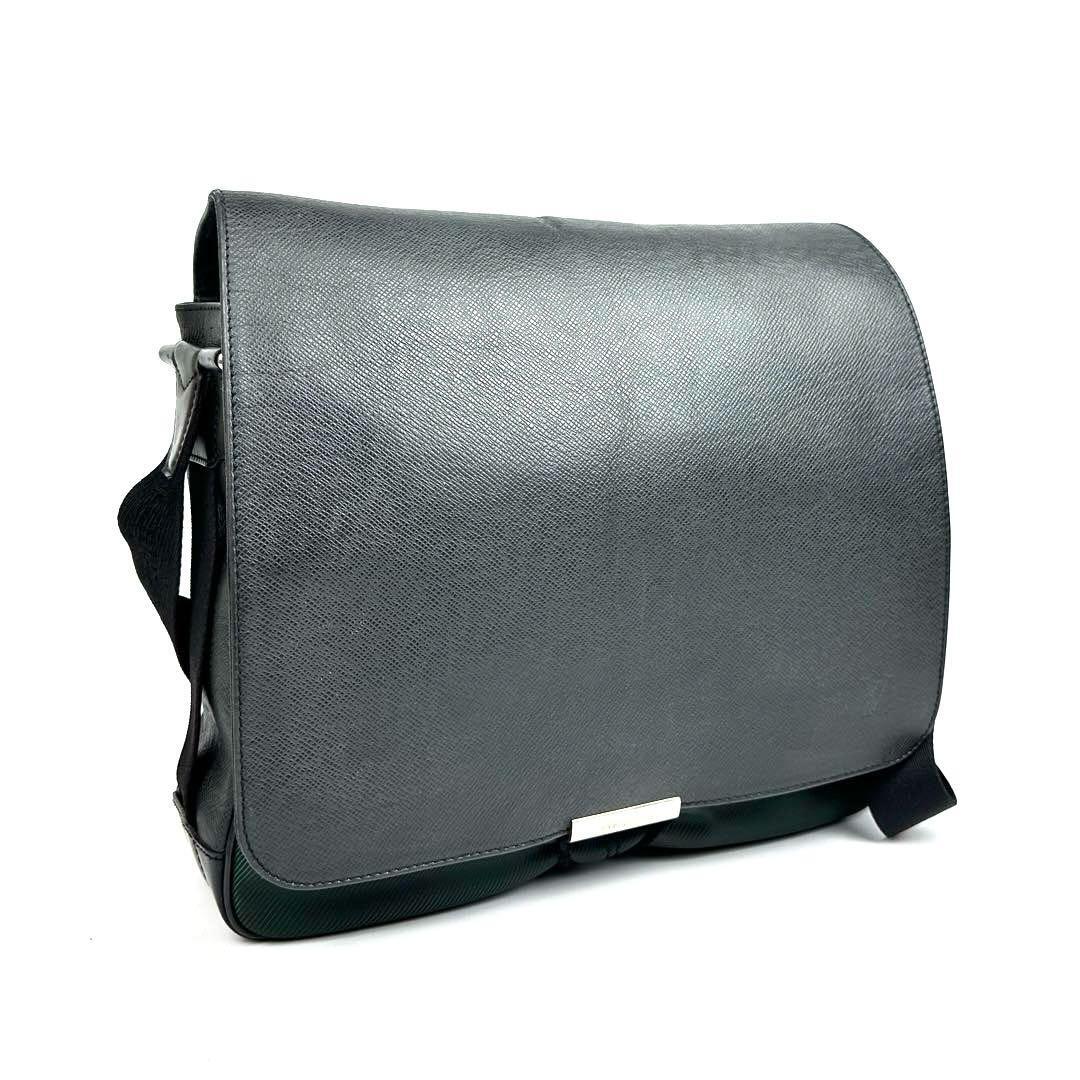 美品■Louis Vuitton ルイヴィトン ヴィクトール タイガ LV M30144 SP0012 ショルダーバッグ クロスボディ 肩掛け 斜め掛け 革 黒 男女兼用_画像1