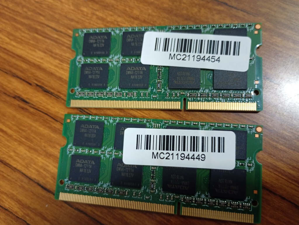 ADATA 白 【低電圧】 合計16GB（8GB×2枚)　PC3L-12800S　マウスコンピュータを退職のペア　送料無料_画像4