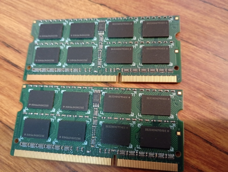 1/5 旭東 SunEast 【低電圧】 合計16GB（8GB×2枚)　PC3L-12800S　chip1行のみ(ほぼ空欄)。エラー銭クラスのレア_画像4