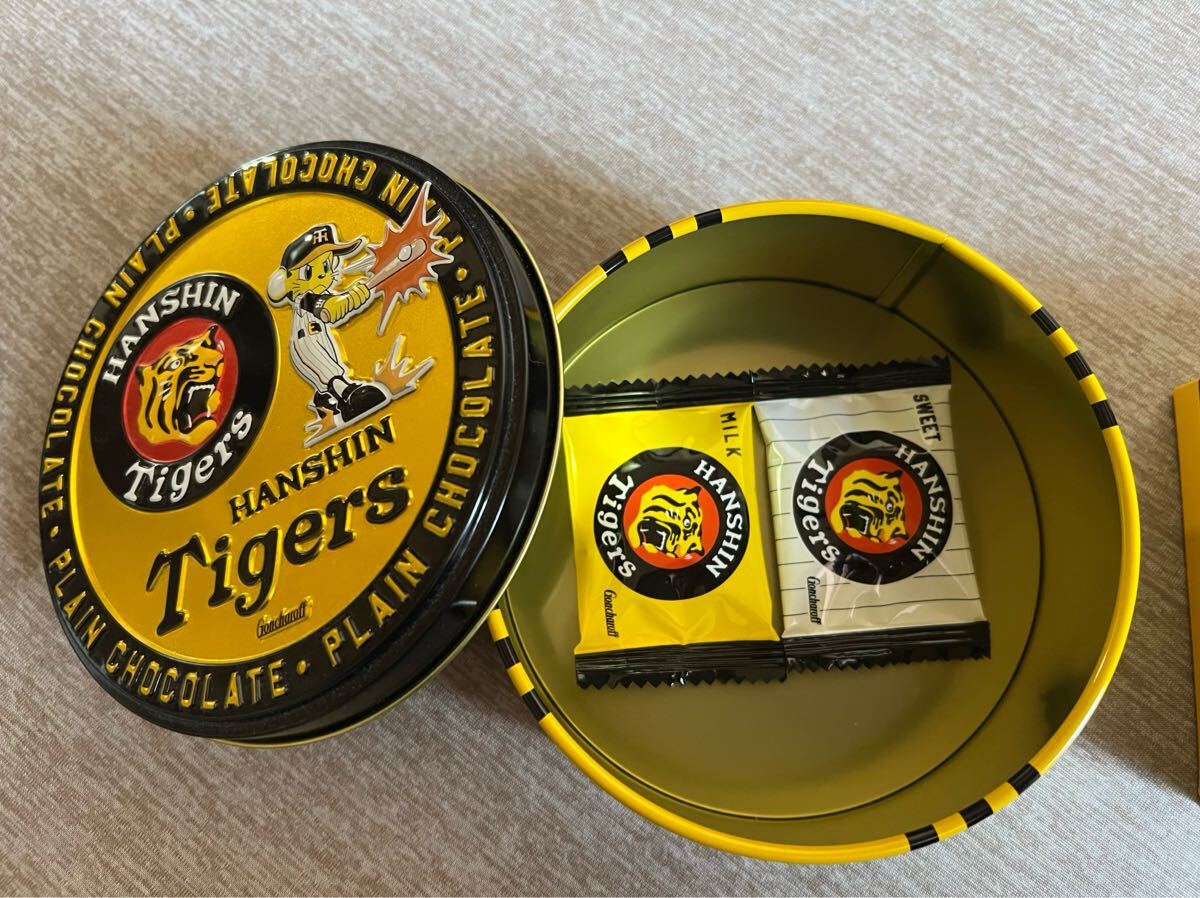 阪神タイガース　神戸月堂ミニゴーフル　ゴンチャロフ製菓　空き缶セット 神戸風月堂 空き缶_画像2