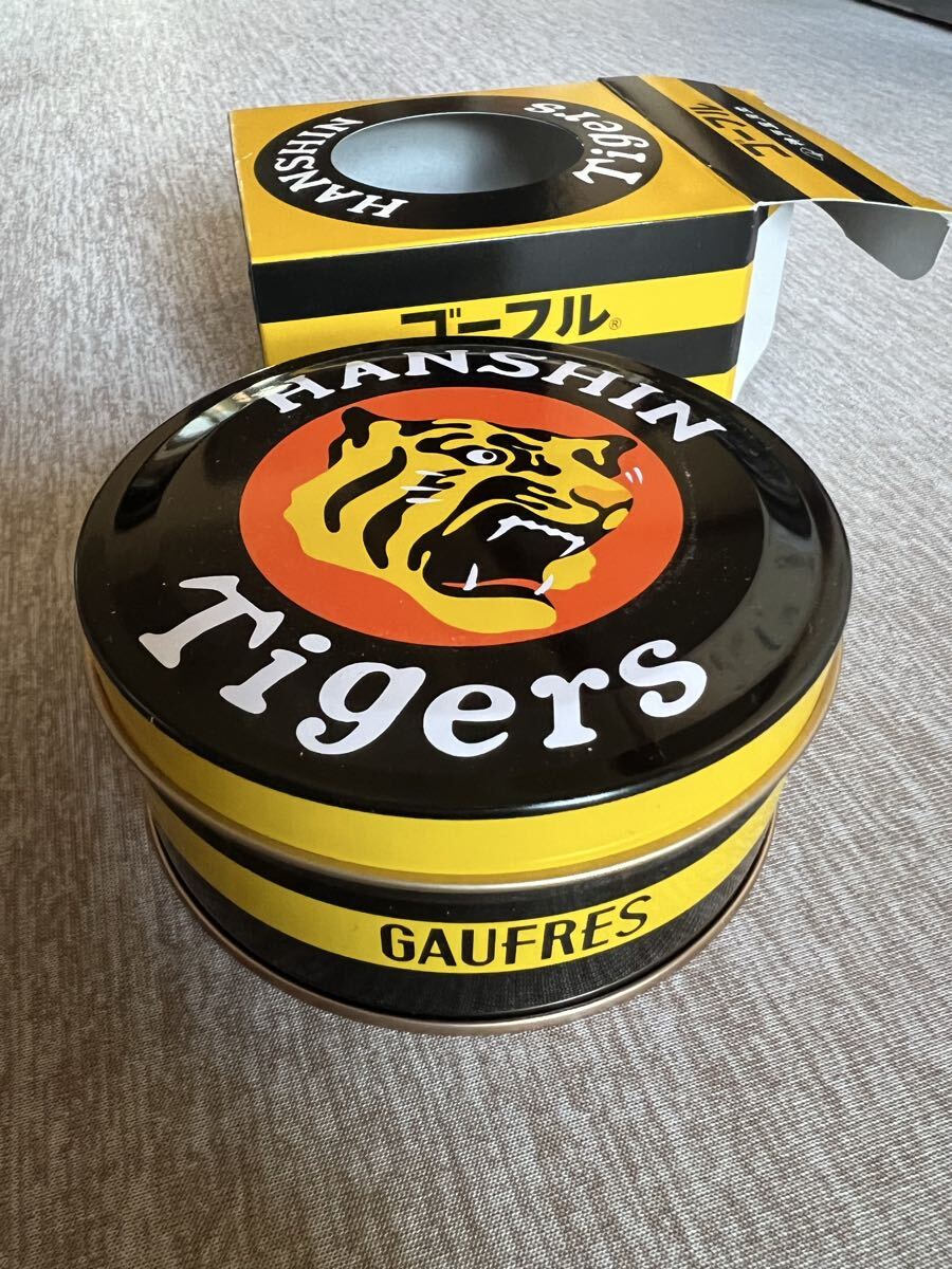 阪神タイガース　神戸月堂ミニゴーフル　ゴンチャロフ製菓　空き缶セット 神戸風月堂 空き缶_画像3