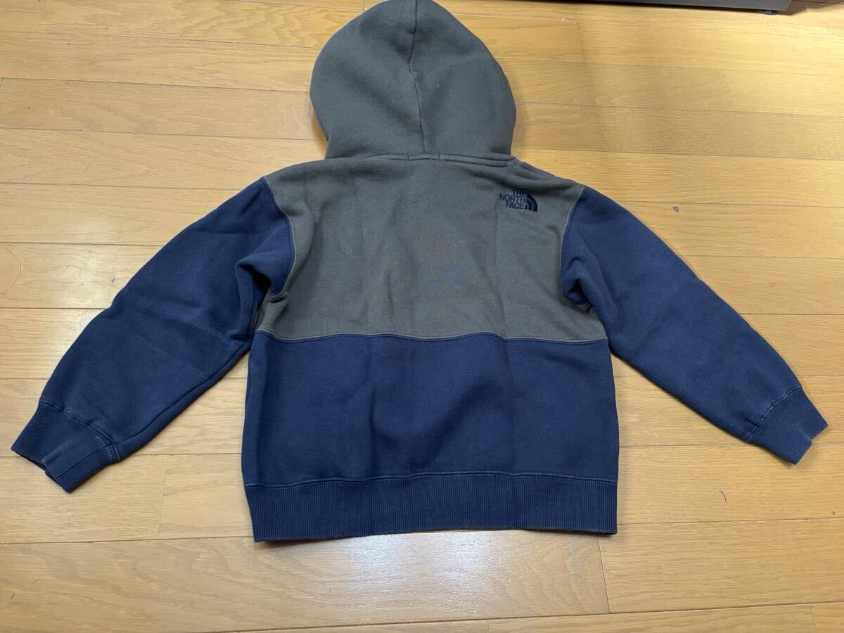 ☆THE NORTH FACE☆ザ・ノースフェイス☆キッズ スウェットロゴフーディ☆NTJ☆120サイズ☆送料込み！フリース パーカー_画像4
