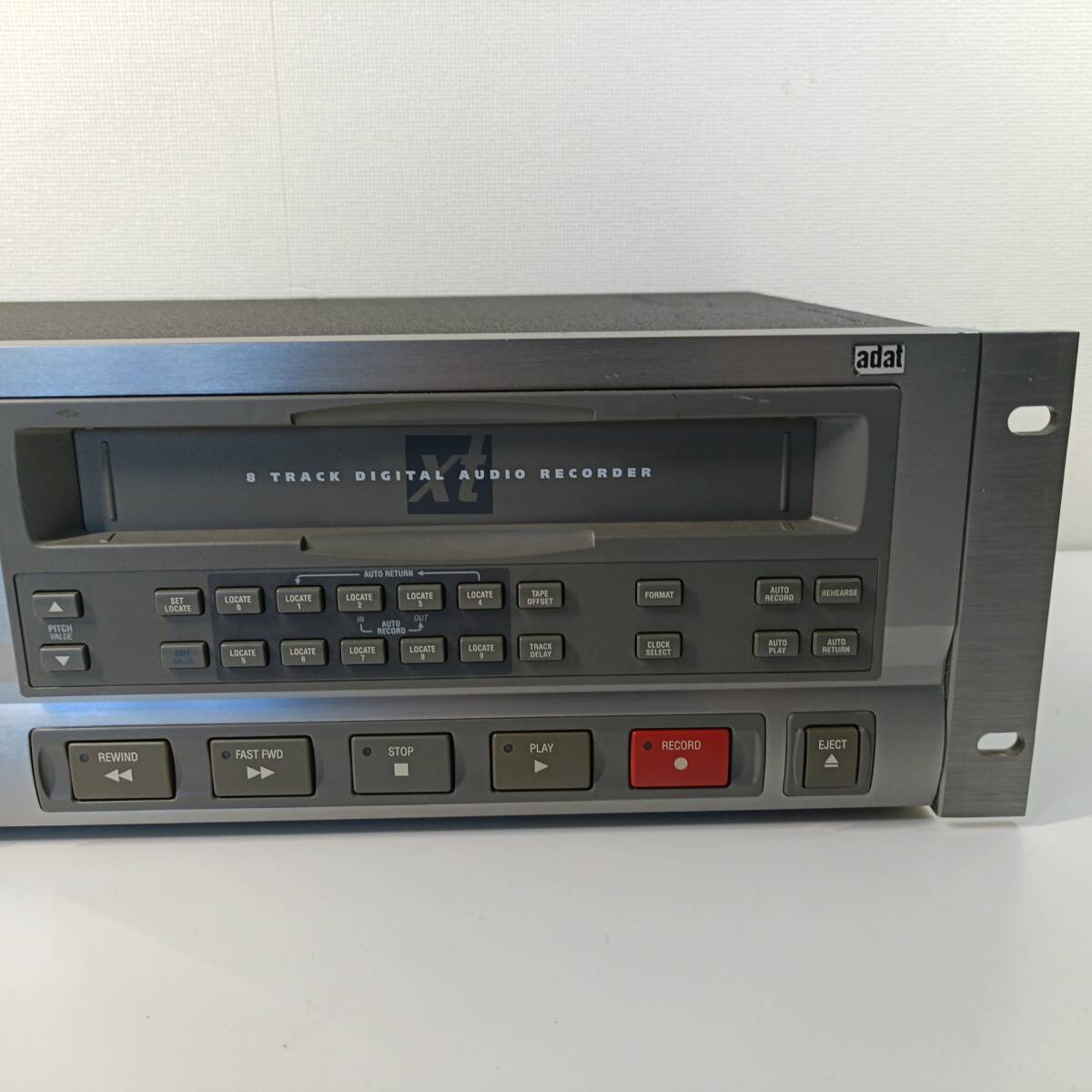 ALESIS アレシス ADAT XT 8TRACK DIGITAL AUDIO RECORDER デジタルトラックレコーダー 中古 匿名配送 通電確認済み 通電OK 現状品_画像4