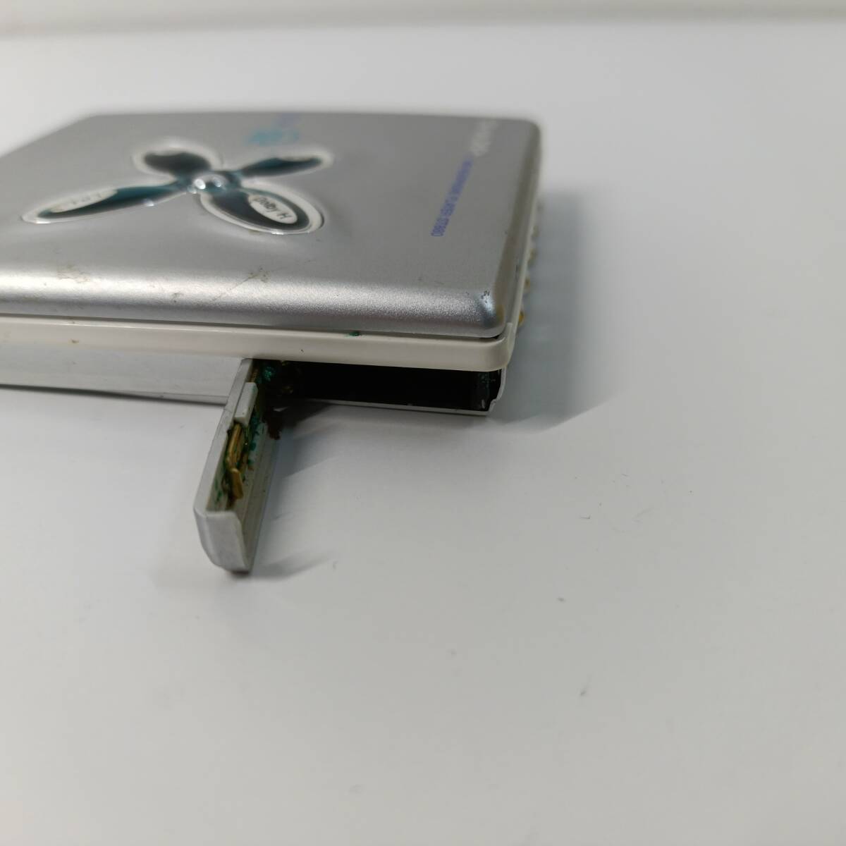 SHARP シャープ MD-ST880 ポータブルMDプレーヤー MDプレーヤー MDウォークマン 動作未確認 中古 匿名配送 現状品_画像5