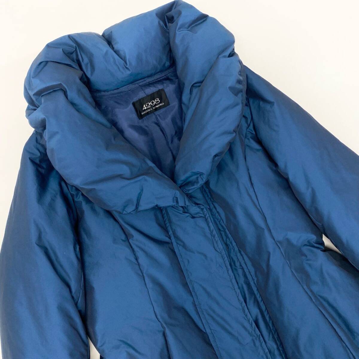 40k18【美品】SHIZUKA KOMURO シズカコムロ ダウンコート ロングコート 薔薇 Aライン 42サイズ ネイビー レディースu02t_画像3