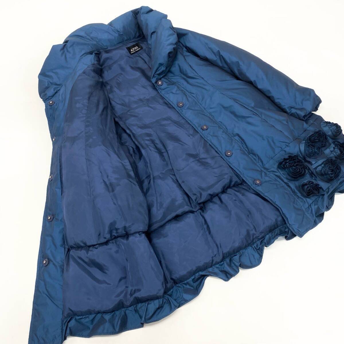 40k18【美品】SHIZUKA KOMURO シズカコムロ ダウンコート ロングコート 薔薇 Aライン 42サイズ ネイビー レディースu02t_画像5