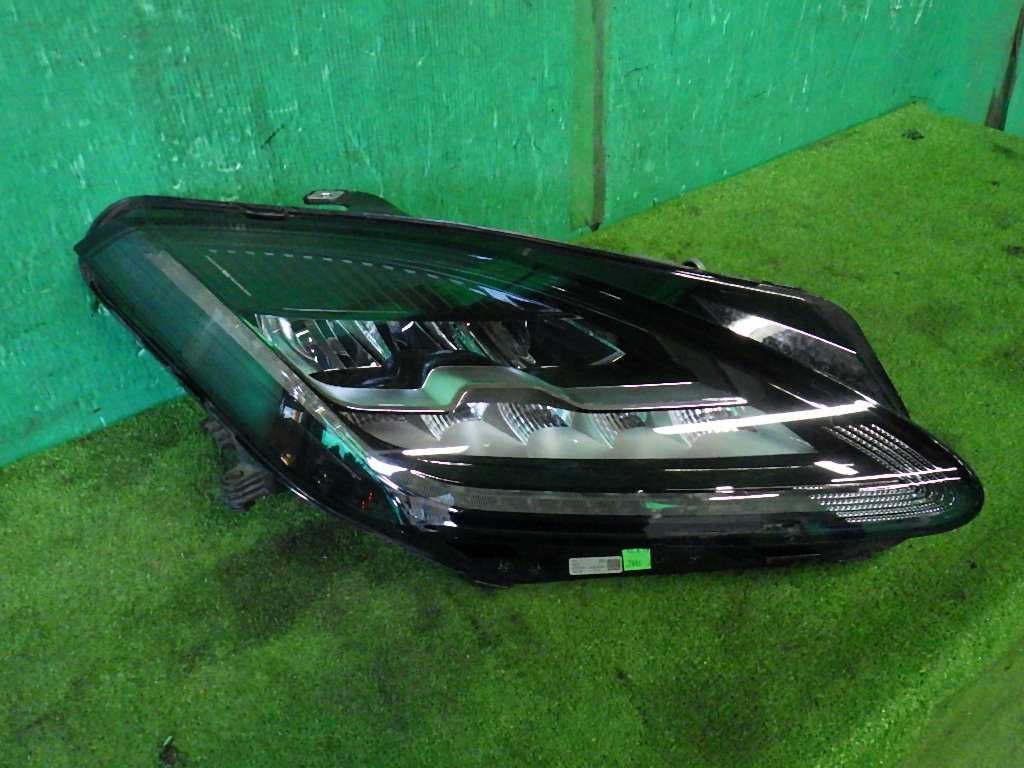 ジャガーE-PACE[DF2XA前期]HSE R ヘッドライト(LED右ライト)ヘッドランプ コンピューター類付_画像1