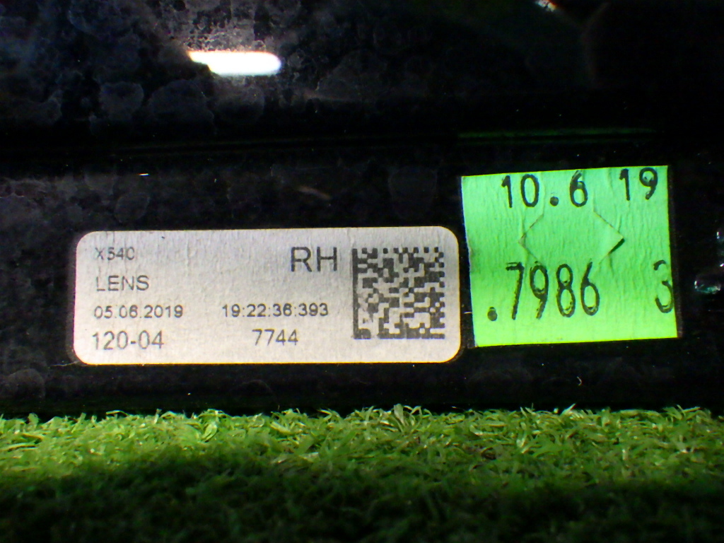 ジャガーE-PACE[DF2XA前期]HSE R ヘッドライト(LED右ライト)ヘッドランプ コンピューター類付_画像5