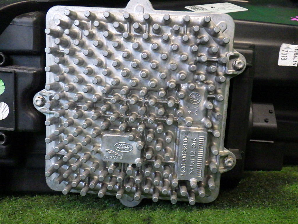 ジャガーE-PACE[DF2XA前期]HSE R ヘッドライト(LED右ライト)ヘッドランプ コンピューター類付_画像7