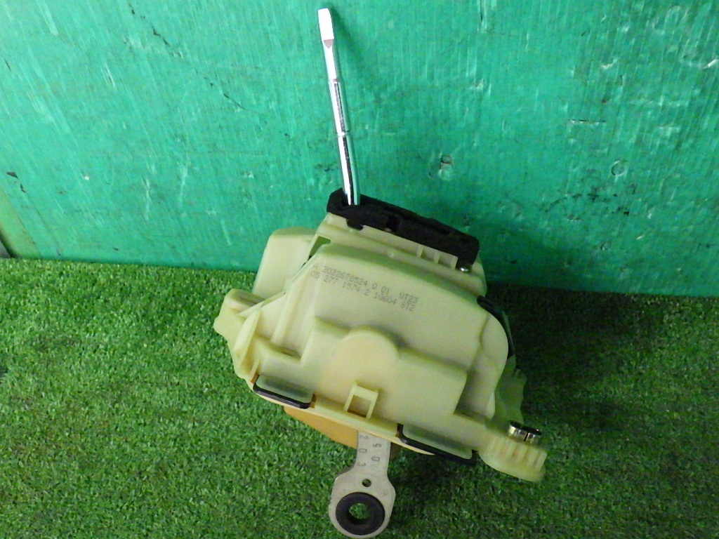 ベンツC230[W203後期]シフトレバー A2032678524 シフトゲートユニット_画像2