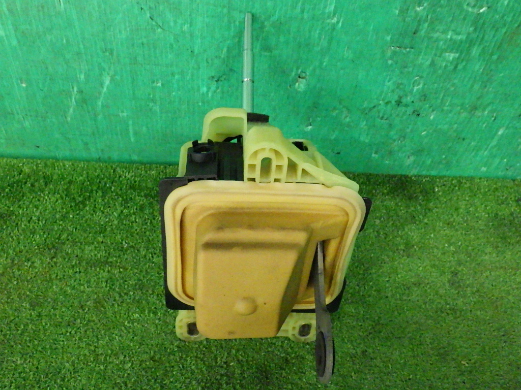 ベンツC230[W203後期]シフトレバー A2032678524 シフトゲートユニット_画像4