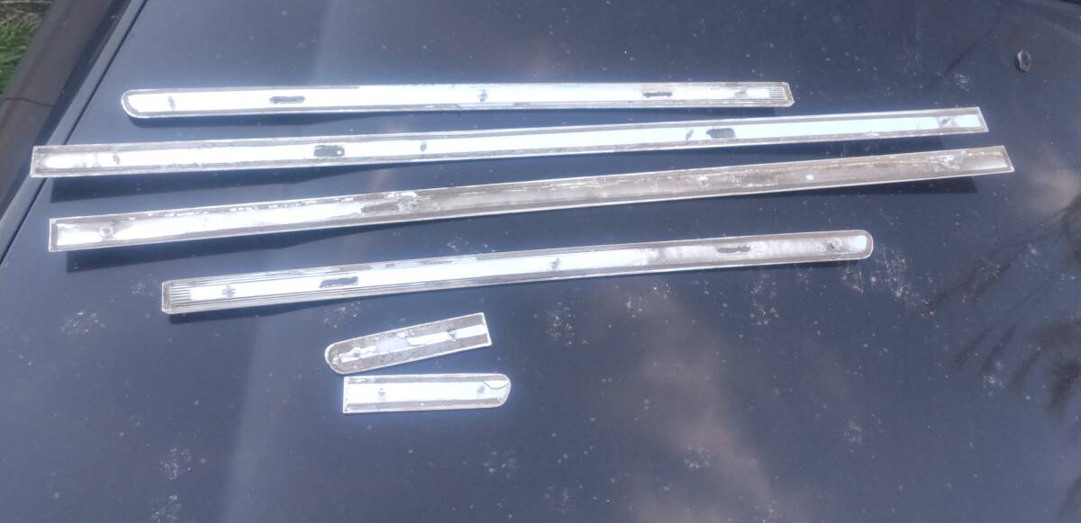 y34 グロリア メッキモール MY34 HY34 純正？_画像2