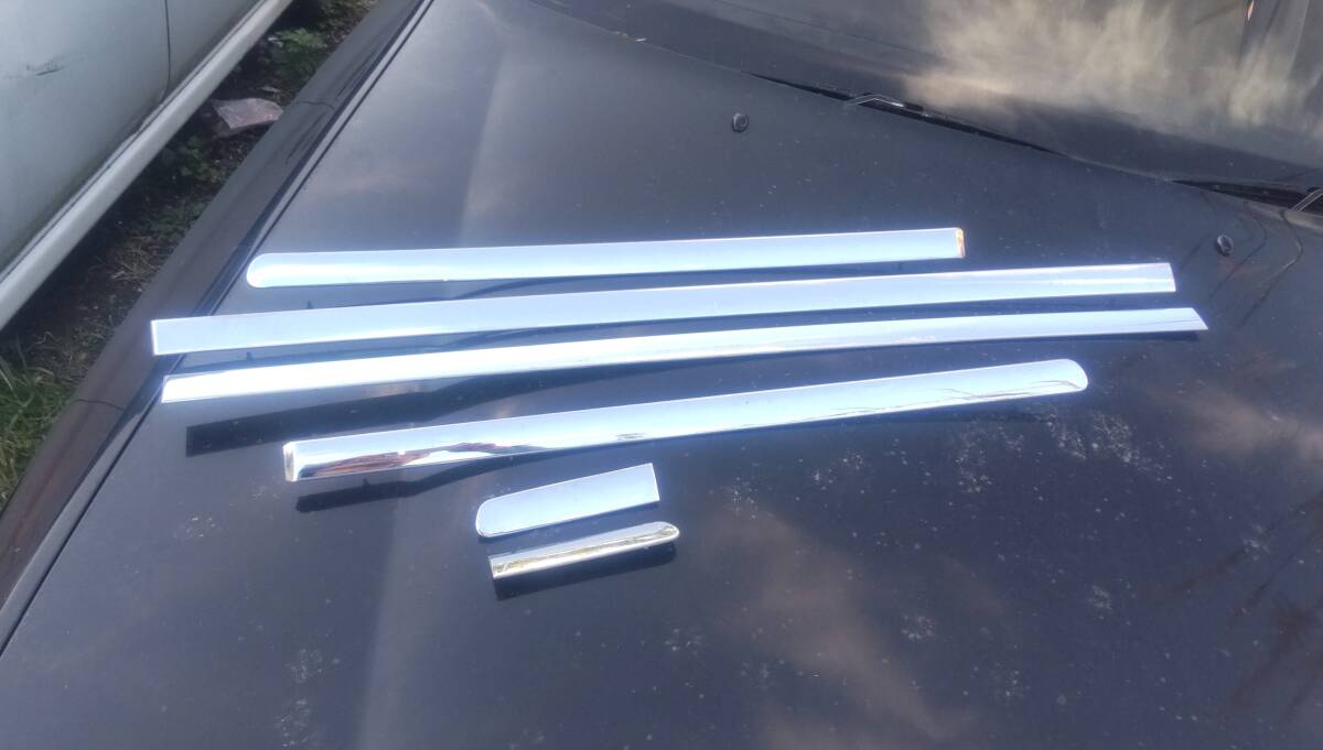 y34 グロリア メッキモール MY34 HY34 純正？_画像1