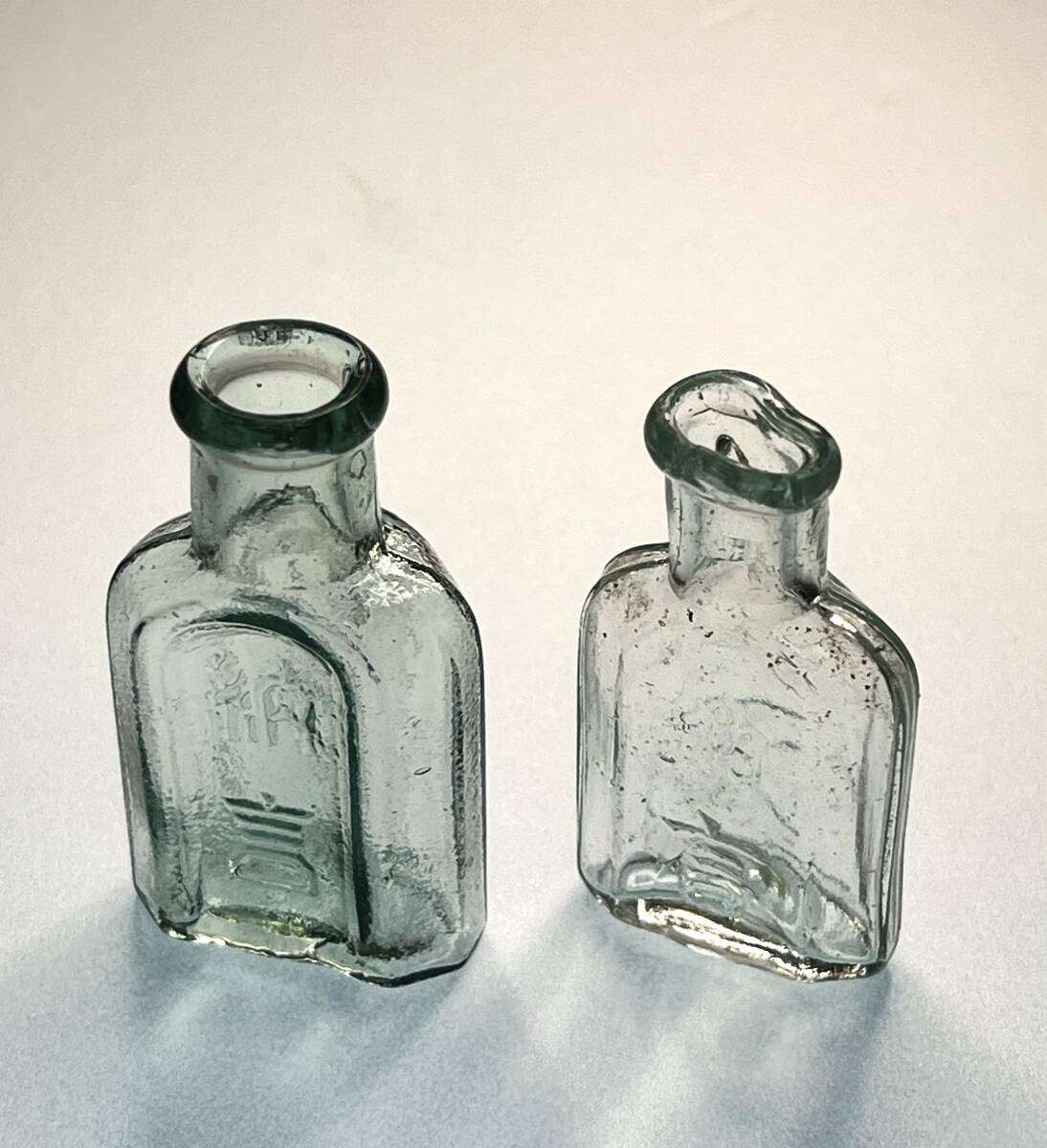 レトロびん　納言 ナゴン　白髪染め　2個　レトロ瓶　ボトルディギング_画像4