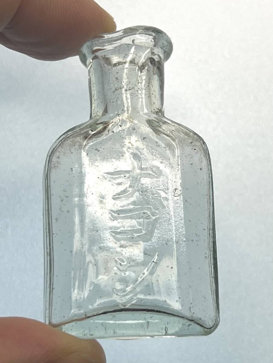 レトロびん　納言 ナゴン　白髪染め　2個　レトロ瓶　ボトルディギング_画像10