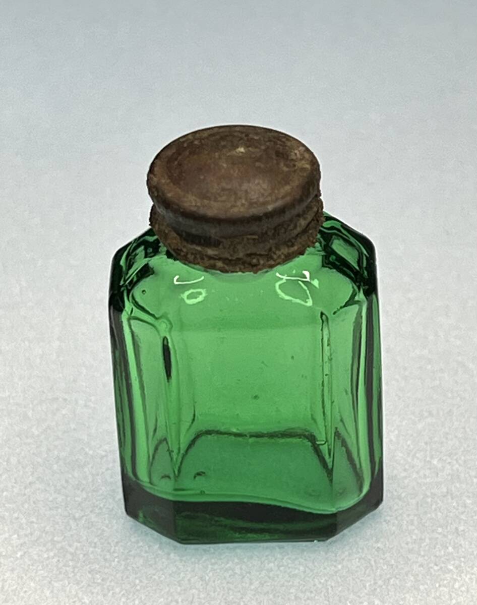 レトロびん　ヒロポン 瓶　レトロ瓶　ボトルディギング　_画像1