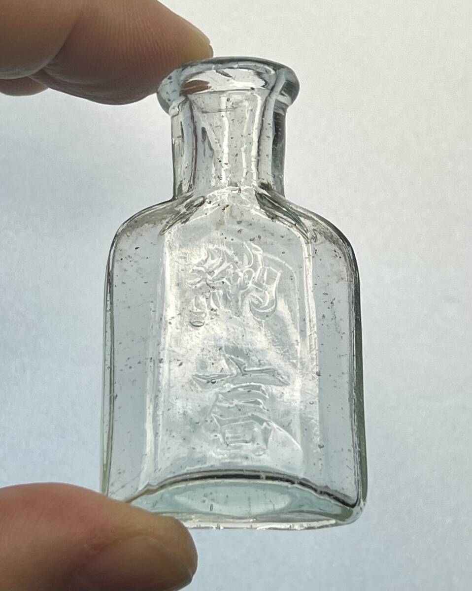 レトロびん　納言 ナゴン　白髪染め　2個　レトロ瓶　ボトルディギング_画像9