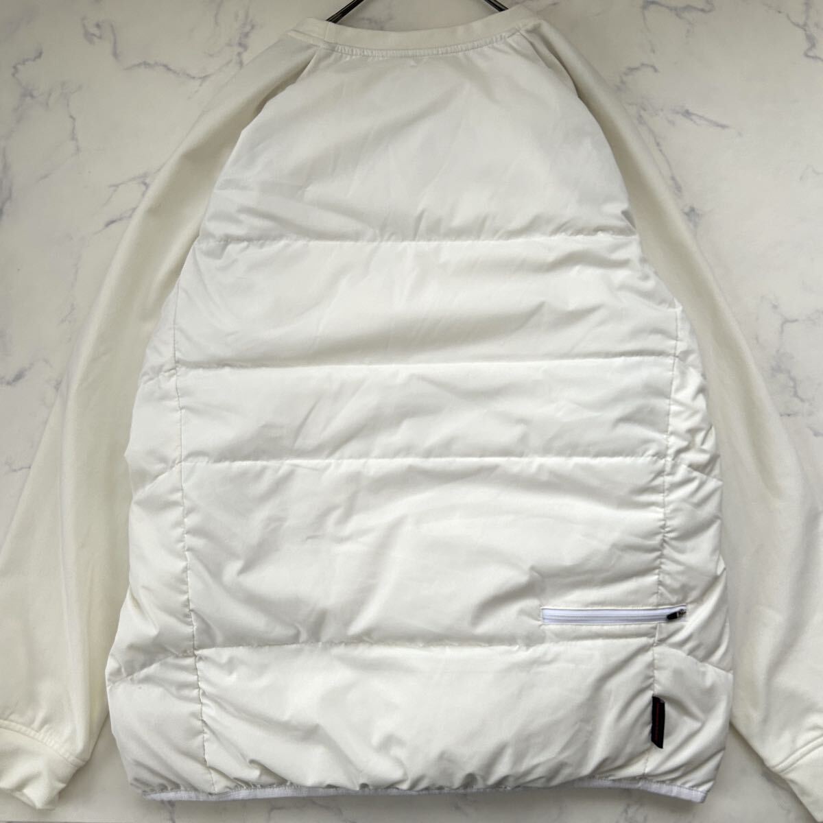 極美品 希少XLサイズ BRIEFING ブリーフィング メンズ 2022年モデル ダウン プルオーバー タイオン ジャケット ホワイト 極暖 ゴルフ 蓄熱 _画像5