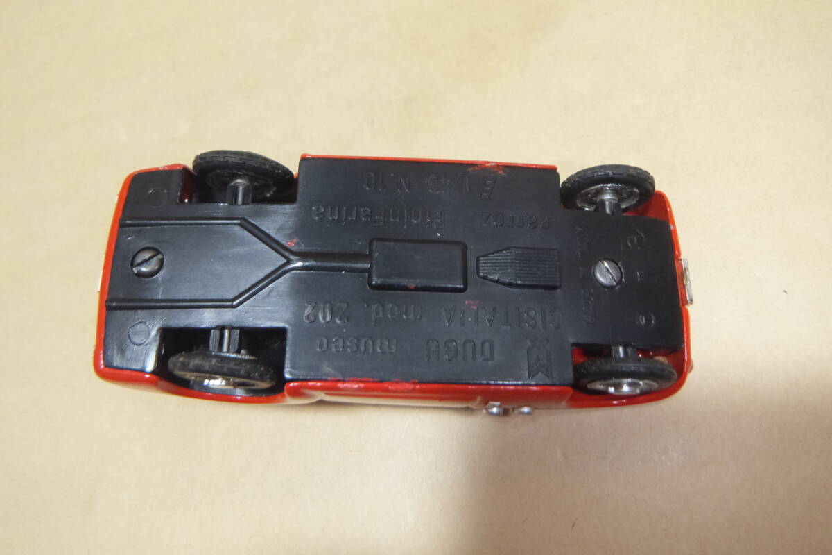 dugu CISITALIA 202 PININFARINA チシタリア 難有 イタリア製 箱無 1/43_画像4