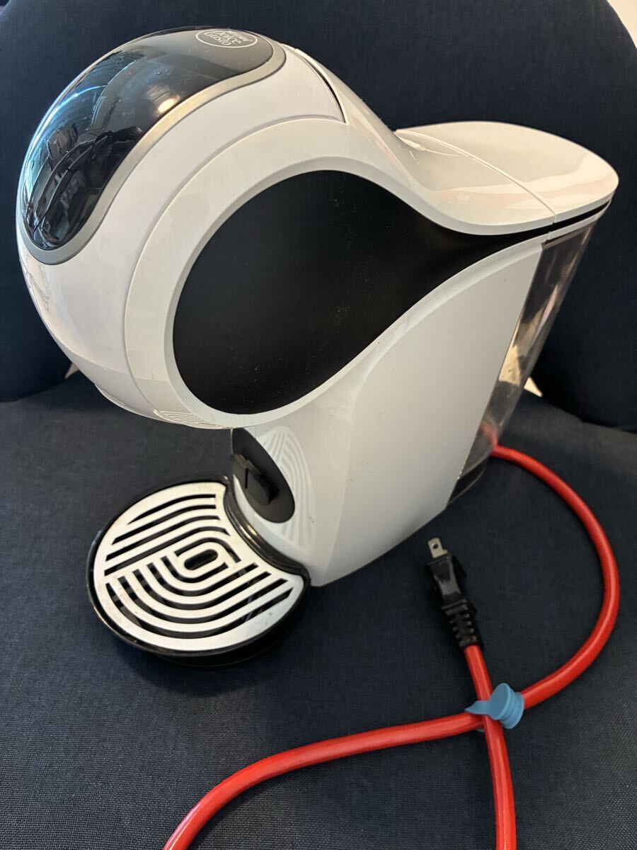 【ジャンク】Nescaf Dolce Gusto 本体＋水タンク割れ／給水タンク交換用に_画像2