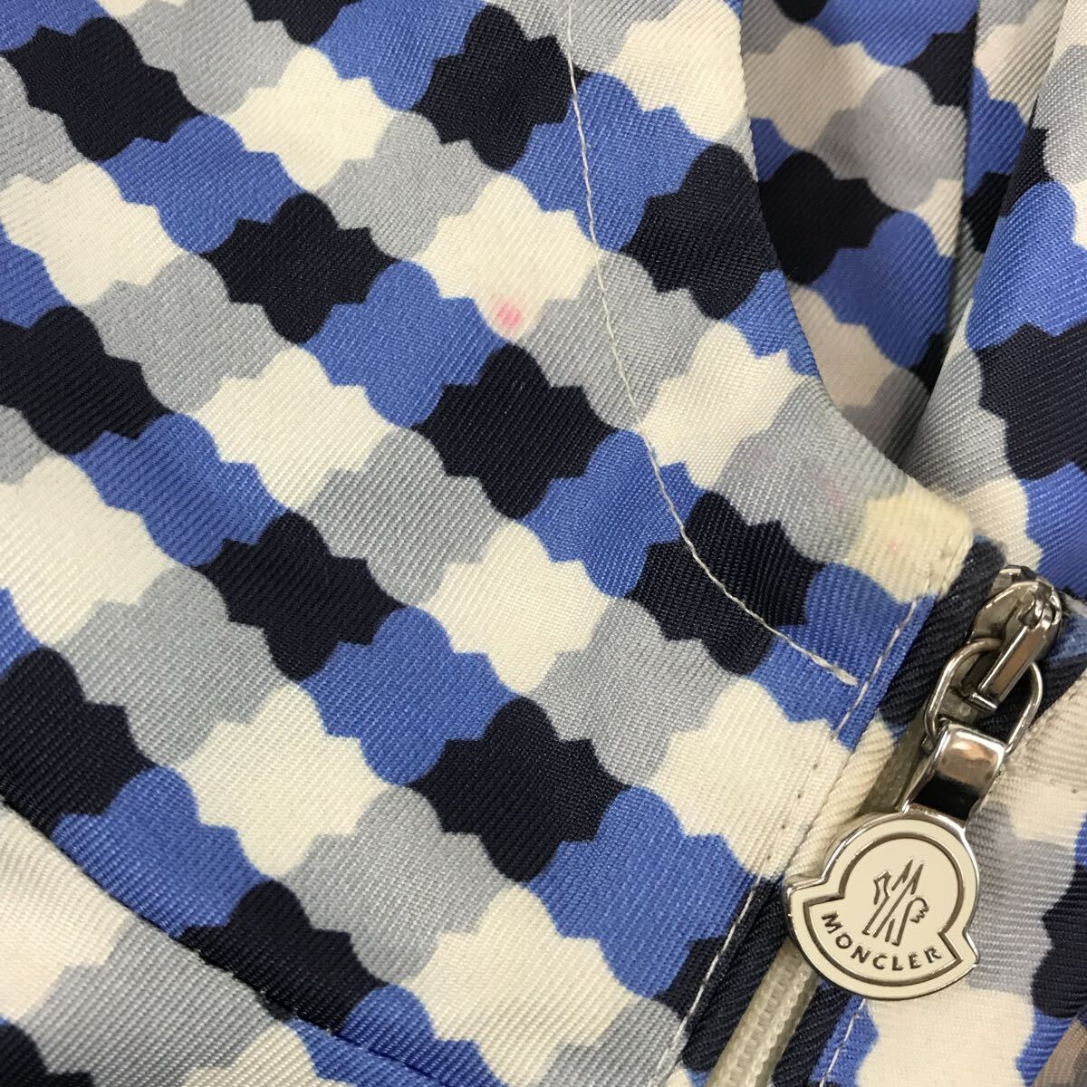 e103 MONCLER モンクレール キッズ フーディ ジャケット ジップアップ コート アウター ブルゾン 2anni 92cm ブルー 正規品 子供 ベビー_画像9