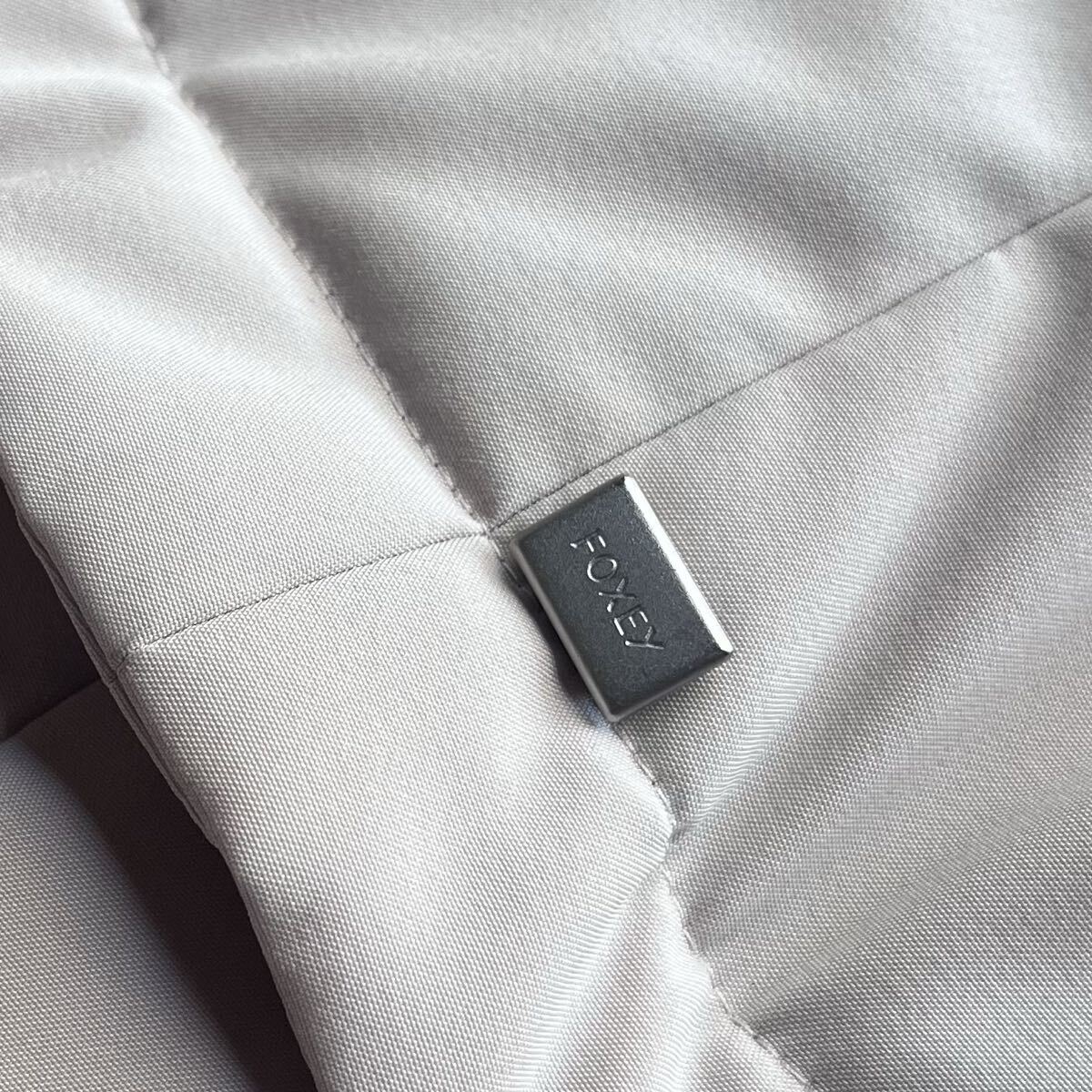 FOXEY NY 40 бежевый с хлопком пуховик 