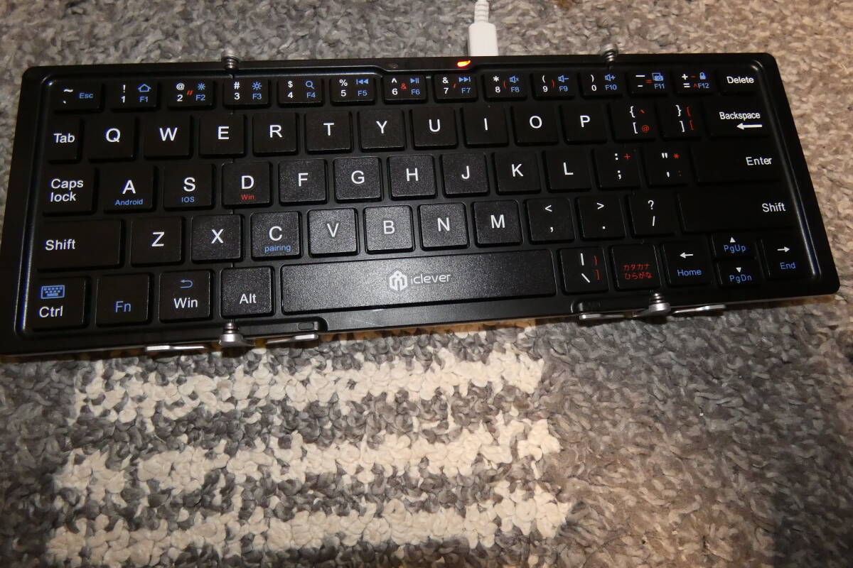 動作良好 ☆ iClever Bluetooth折りたたみ式 USB充電式 軽量 薄型 ポータブル 無線 iOS/Android/Windows に対応 IC-BK03　送料：210円_画像6