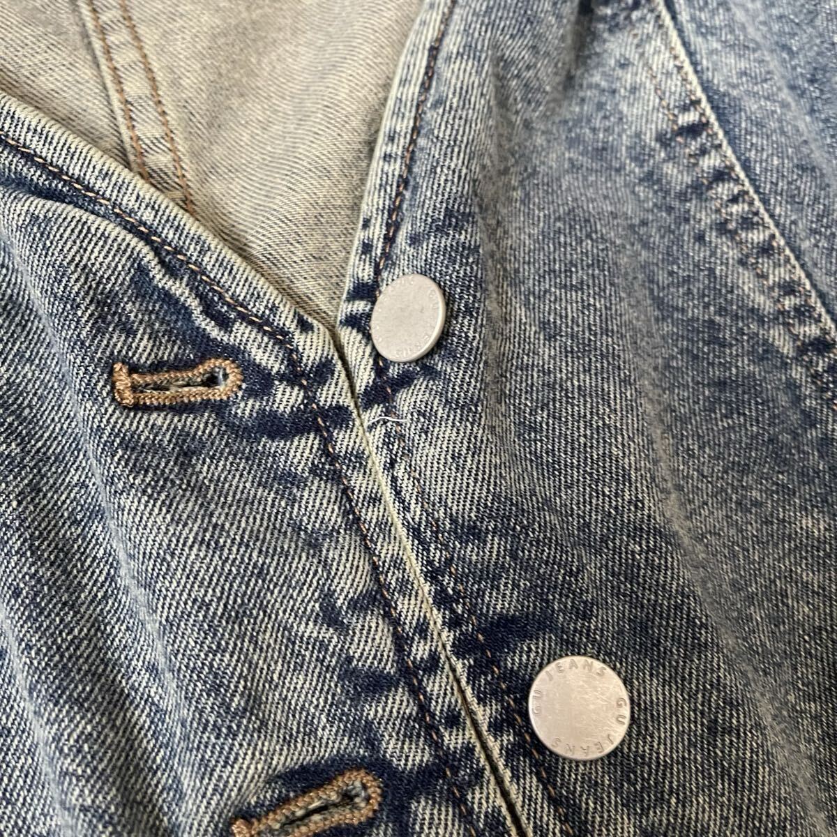 新品タグ GU コーディネートのアクセントに！ ベスト デニム ブルー 加工タイプ 匿名配送_画像7