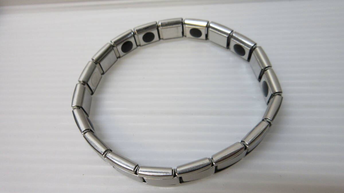 ゲルマニウムブレスレット 男女兼用 シルバー色 二点セット 難有_画像2