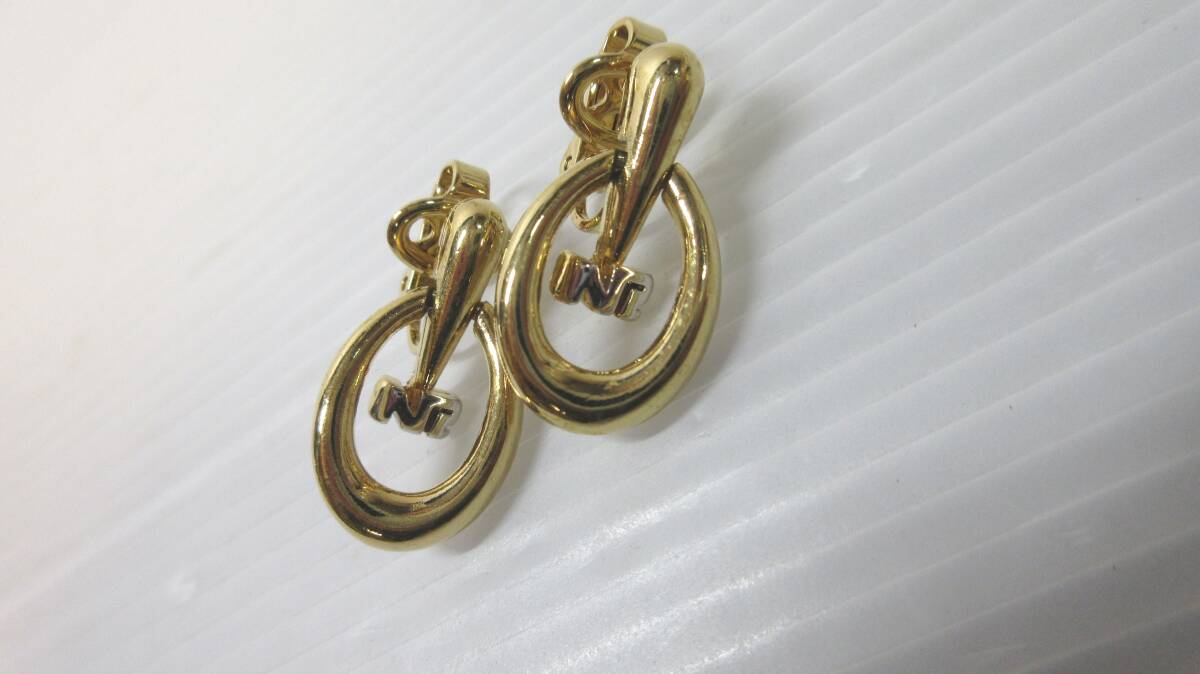 NINA RICCI ニナリッチ イヤリング ゴールド色 レディース_画像2