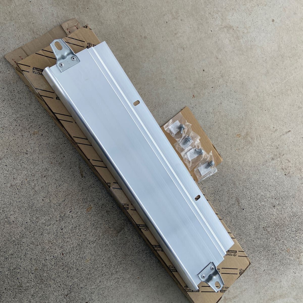 リアステップ バンパー リア ステップ ランクル70 トヨタ 純正 HZJ PZJ 70 71 72 73 74 75 76 77 78 79 再販ランクル70 GRJ KZJ プラド78_画像2