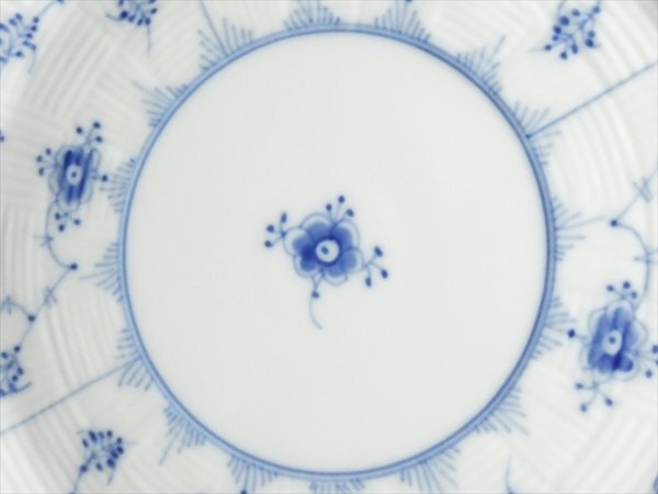ロイヤルコペンハーゲン ブルーフルーテッド フルレース フラワーリム プレート 大皿 25.2cm n932_画像3