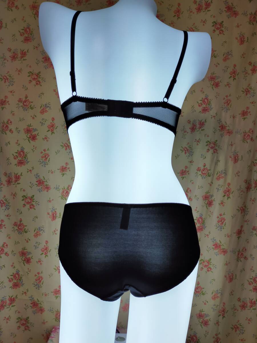 ★ピーチジョン peach john 新品未使用★ C70ーM ブラ&ショーツ 上下セット モード ブラック♪ 【保管品 未使用】_画像5