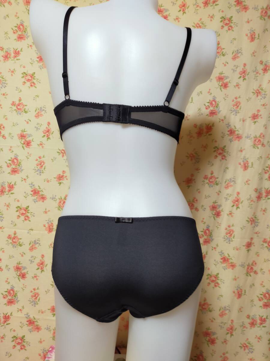 ★ピーチジョン peach john 新品未使用★ C70ーM ブラ&ショーツ 上下セット モード ブラック♪ 【保管品 未使用】_画像3