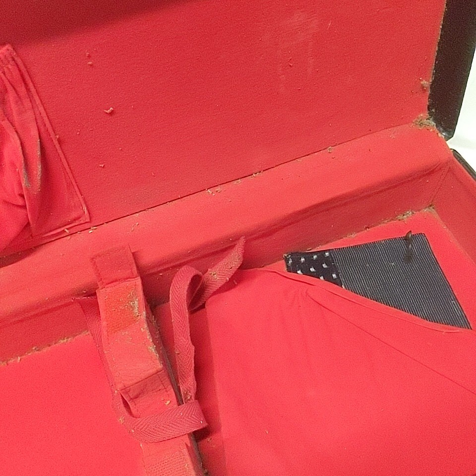 okos113 ●　三線 沖縄 蛇皮？　ハードケース付　さんしん　 弦楽器 和楽器　刺繍　全長約78cm　ジャンク_画像9