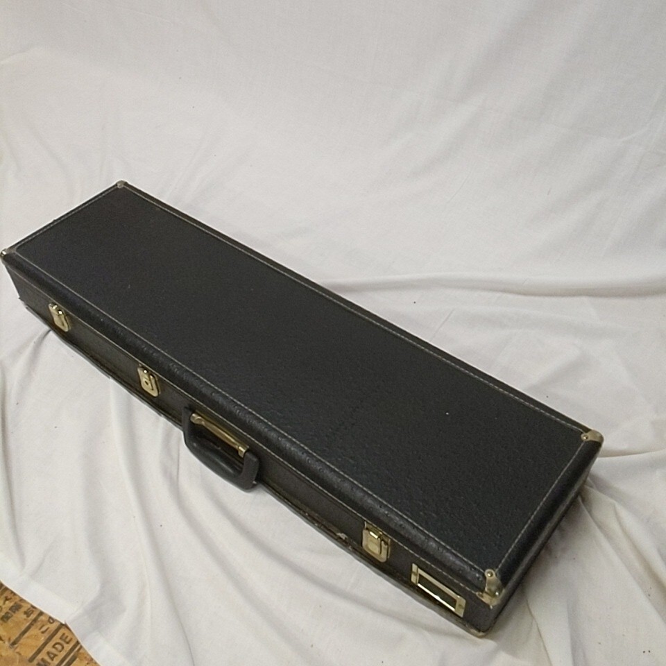 okos113 ●　三線 沖縄 蛇皮？　ハードケース付　さんしん　 弦楽器 和楽器　刺繍　全長約78cm　ジャンク_画像10