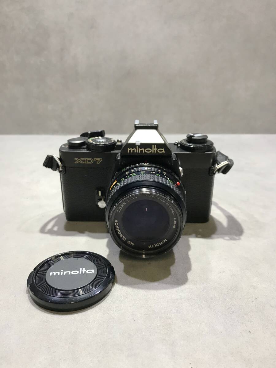 一眼レフフィルムカメラ【S14403◎】minolta XD7　ミノルタ　MD W.ROKKOR 28mm 1:3.5 カメラレンズ　シャッターOK【未確認】251115_画像1