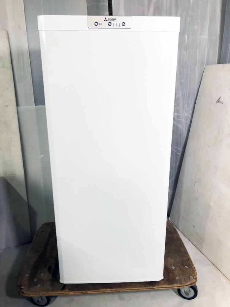  бесплатная доставка *2024 год производства * первоклассный очень красивый товар б/у * Mitsubishi 121L ширина 48cm. compact проект! вентилятор тип .. брать . не необходимо! 1 дверь морозилка [MF-U12H-W]FSEN