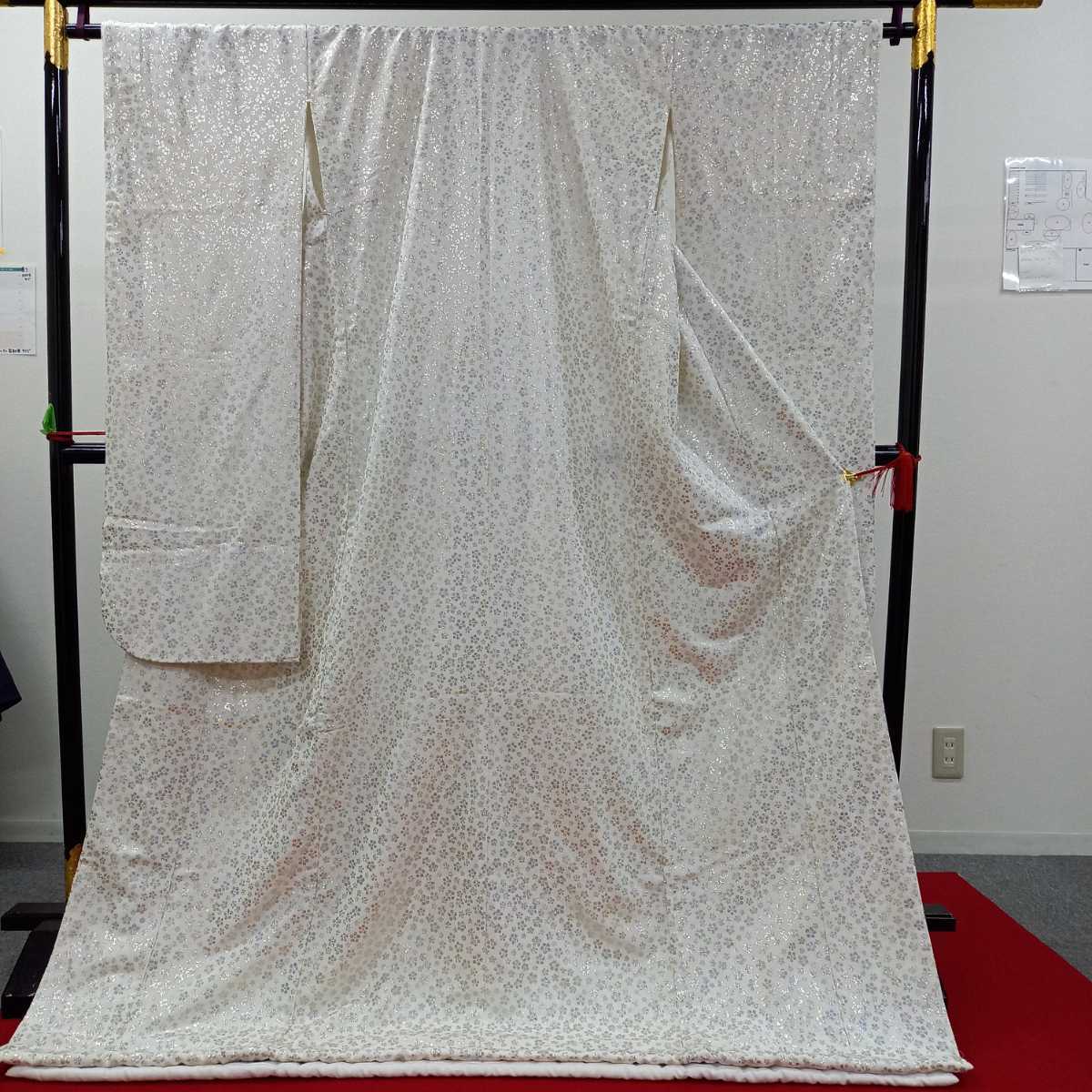 近572〉中古品 婚礼用白掛下 桜 ラメ 七色の輝き 花嫁 打 近572〉中古品 婚礼用白掛下 桜 ラメ 七色の輝き 花嫁 打