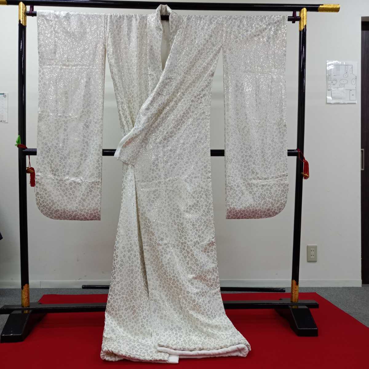 近572〉中古品 婚礼用白掛下 桜 ラメ 七色の輝き 花嫁 打掛 着物 近572〉中古品 婚礼用白掛下 桜 ラメ 七色の輝き 花嫁 打掛 着物