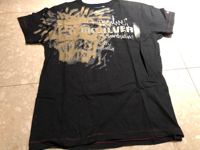 QUIKSILVER( Quick Silver : черный ). футболка ( короткий рукав ) б/у товар 