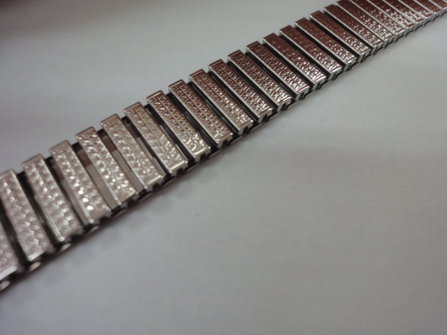 E8056S　 金属　12mm 　定価2730円　 金属ベルト　新品 本物 正規品 腕時計 交換バンド 時計ベルト　 交換用_画像3