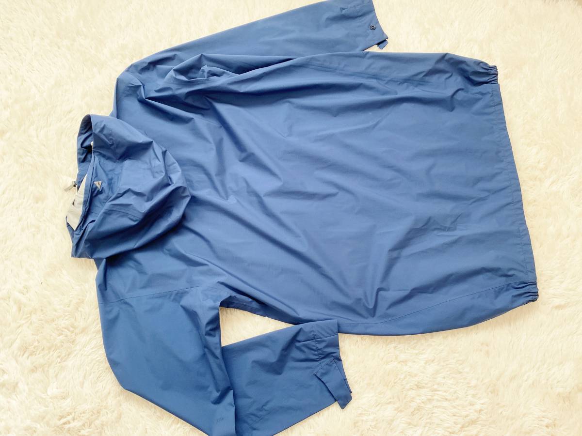  Lady's M size : Phoenix [phenix] thin trekking wear * water-proof waterproof material * fastener Parker jacket : blue navy blue regular price :23,000+ tax 