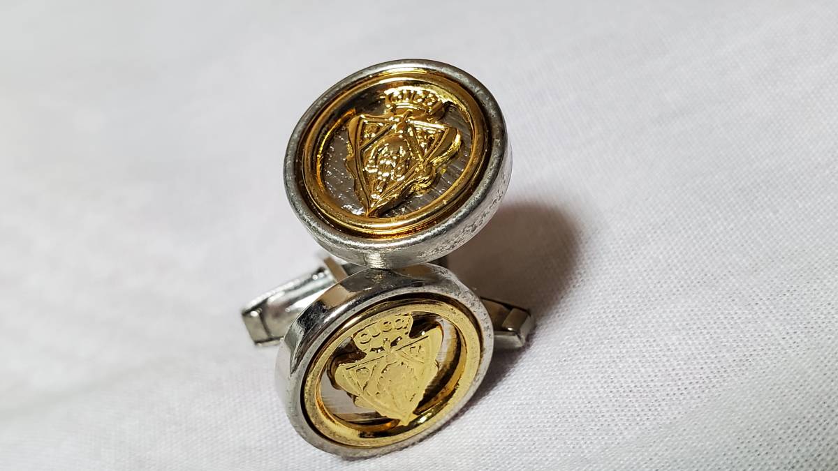  regular rare GUCCI Gucci knight k rest cuffs emblem round button Old combination color gold × silver ornament cuff links Classic 