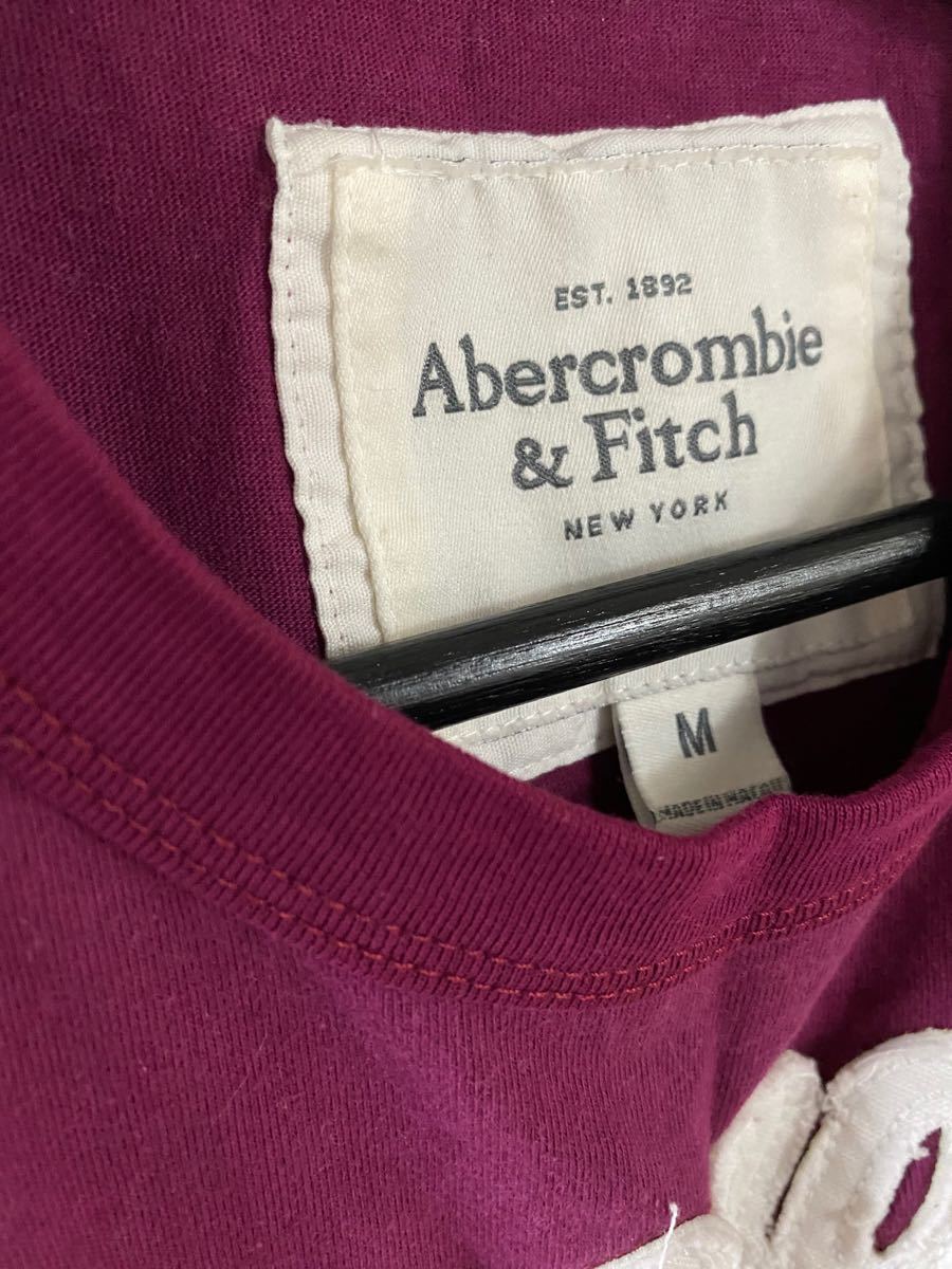 Abercrombie & Fitch Tシャツ