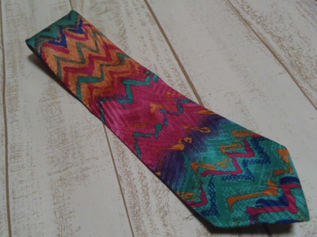 * Missoni MISSONI necktie .. width 9.5. silk 100% unused *