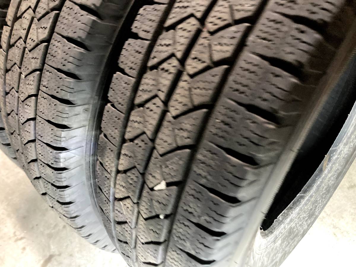 ハイエース 195/80R15 105/107 ブリヂストン スタッドレスタイヤ 15インチ キャラバン 14年製？ 195/80ｒ15 ｂｓ 4本セット バンタイヤ_画像5